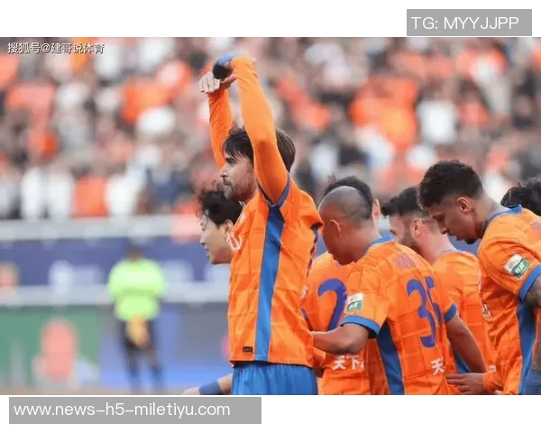 泰山队新任代理主教练确定为助教唐田将与谢文共同出席发布会 泰山队新任代理主教练确定为助教唐田将与谢文共同出席发布会